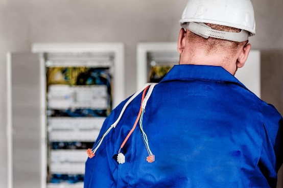 Advantages of Hiring Professional Electrical Services